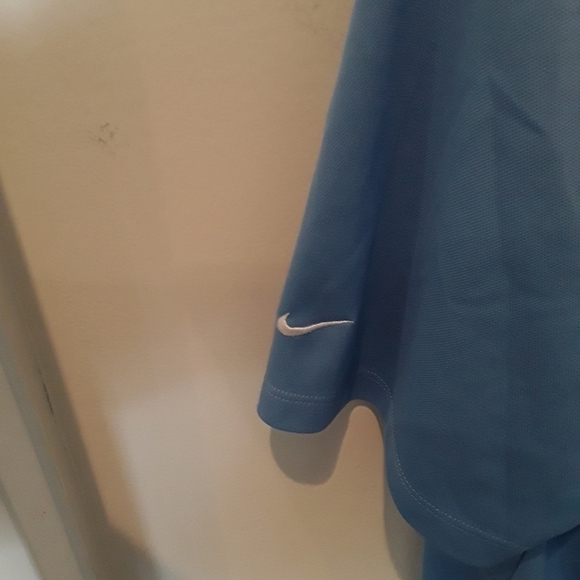 NIKE Pull Over - Picture 3 of 4